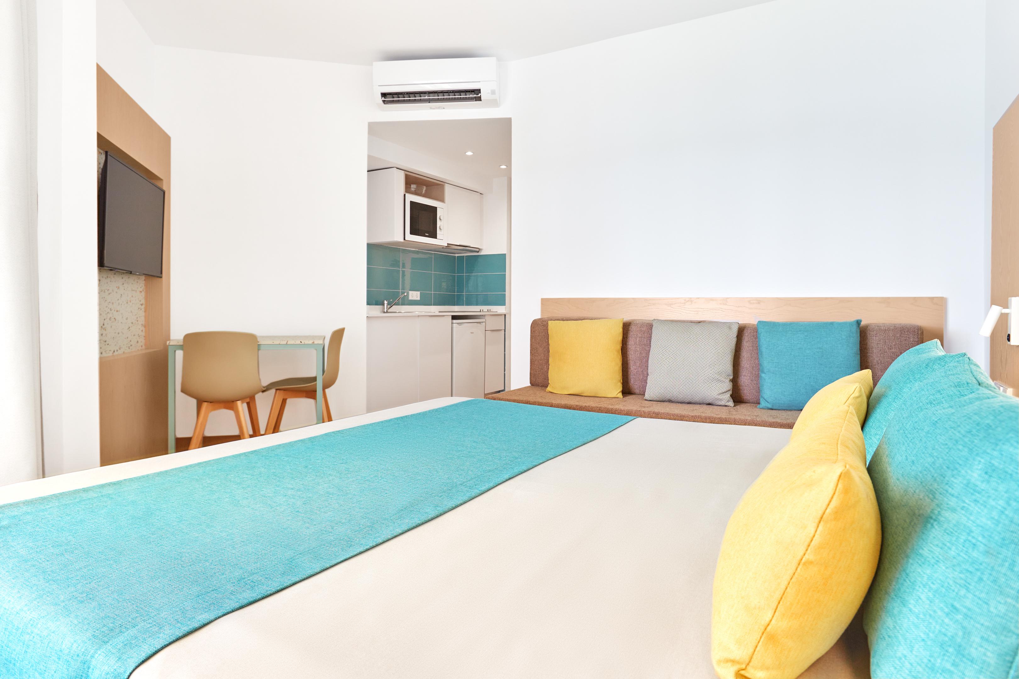 Universal Aparthotel Elisa Platja de Muro Εξωτερικό φωτογραφία