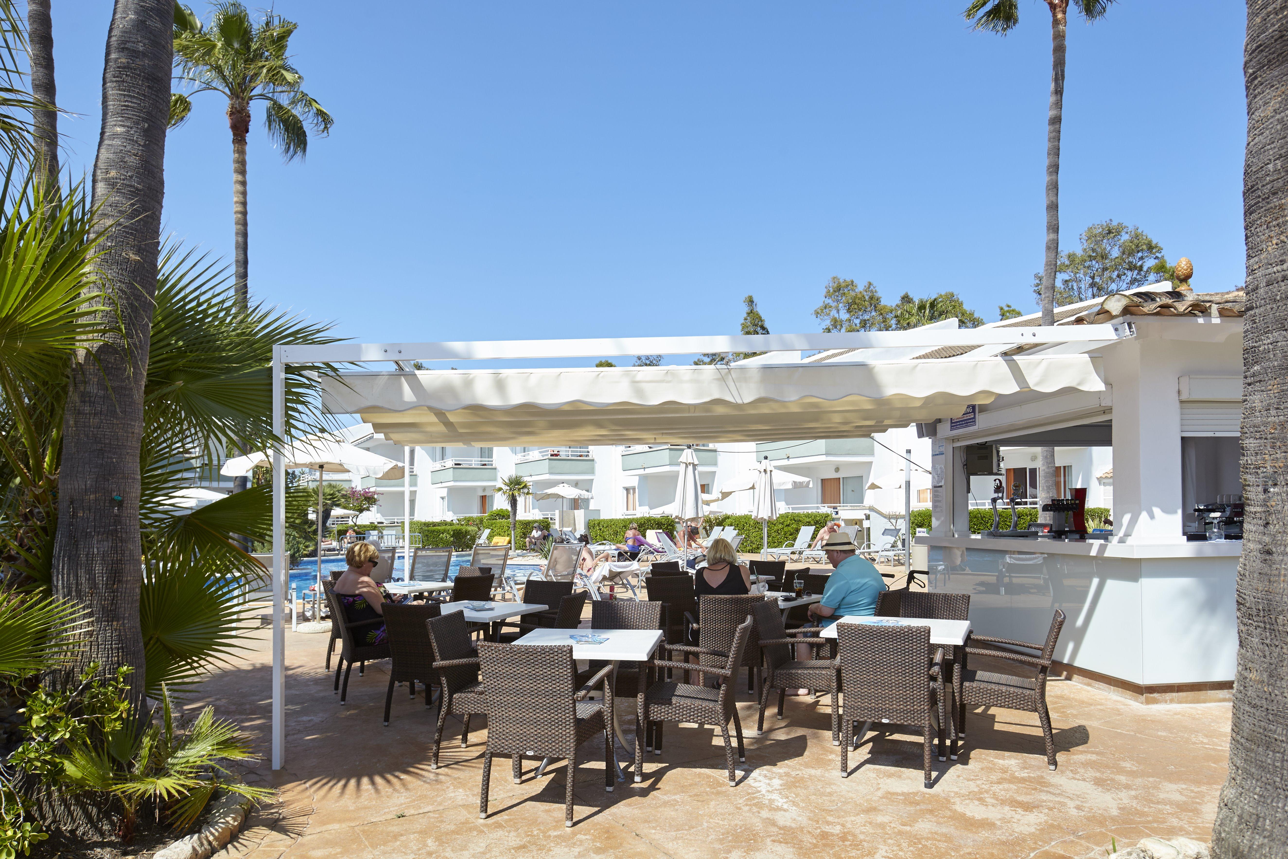 Universal Aparthotel Elisa Platja de Muro Εξωτερικό φωτογραφία