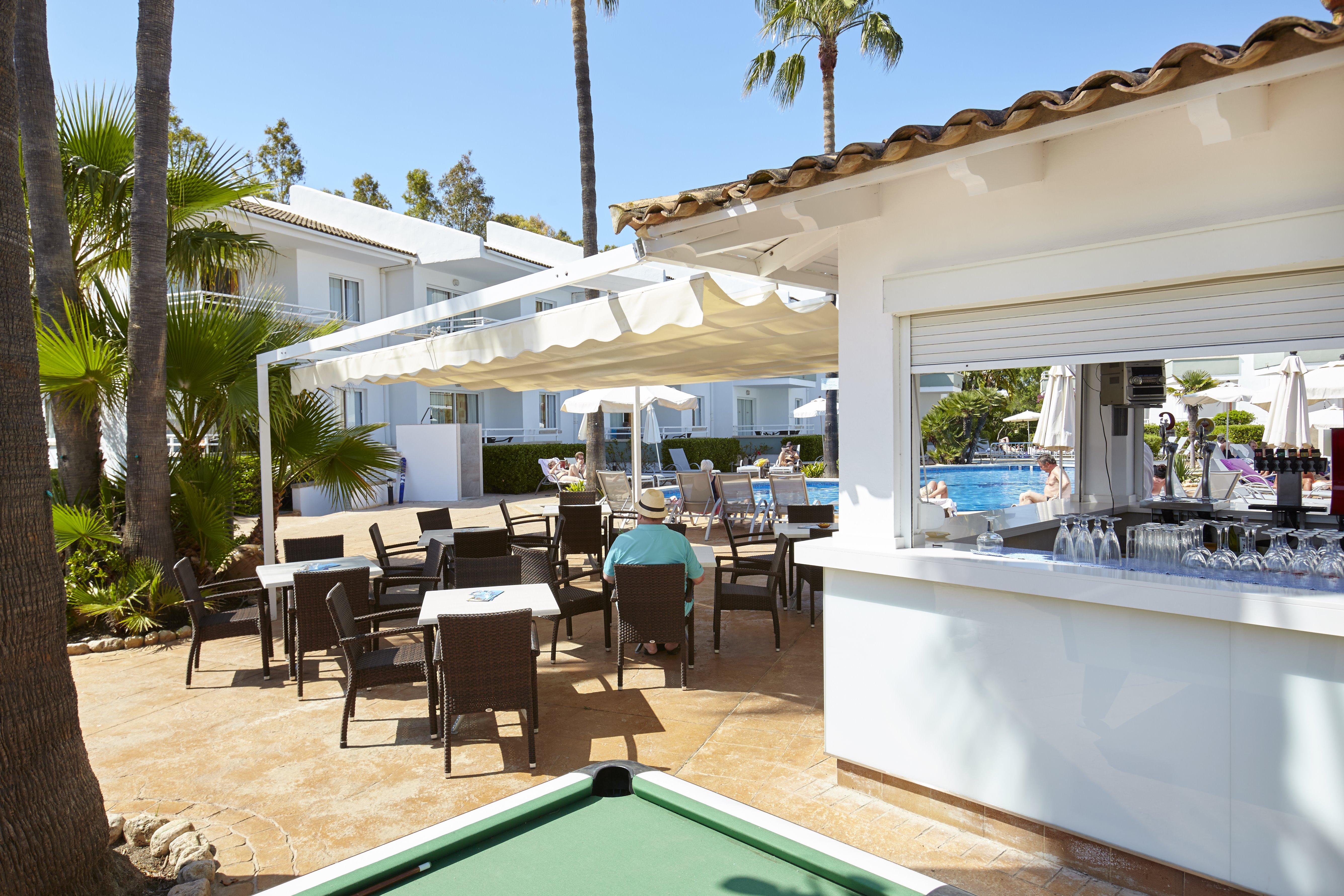 Universal Aparthotel Elisa Platja de Muro Εξωτερικό φωτογραφία