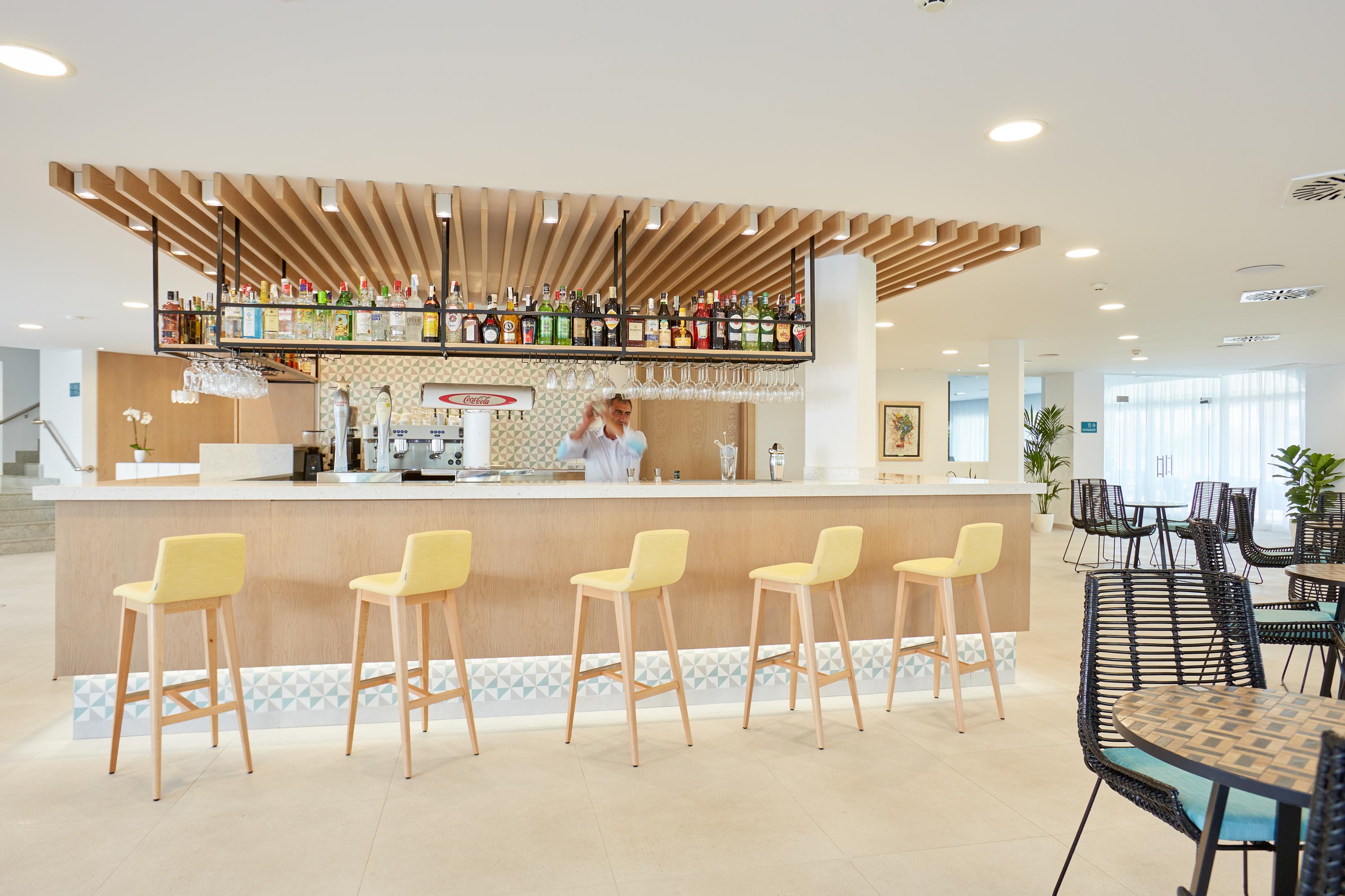 Universal Aparthotel Elisa Platja de Muro Εξωτερικό φωτογραφία