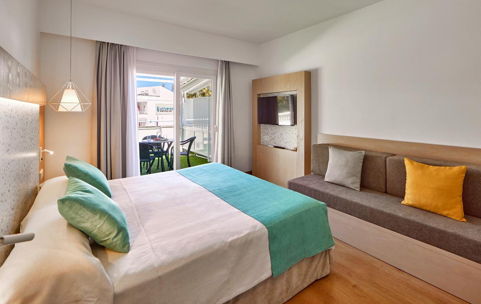 Universal Aparthotel Elisa Platja de Muro Εξωτερικό φωτογραφία