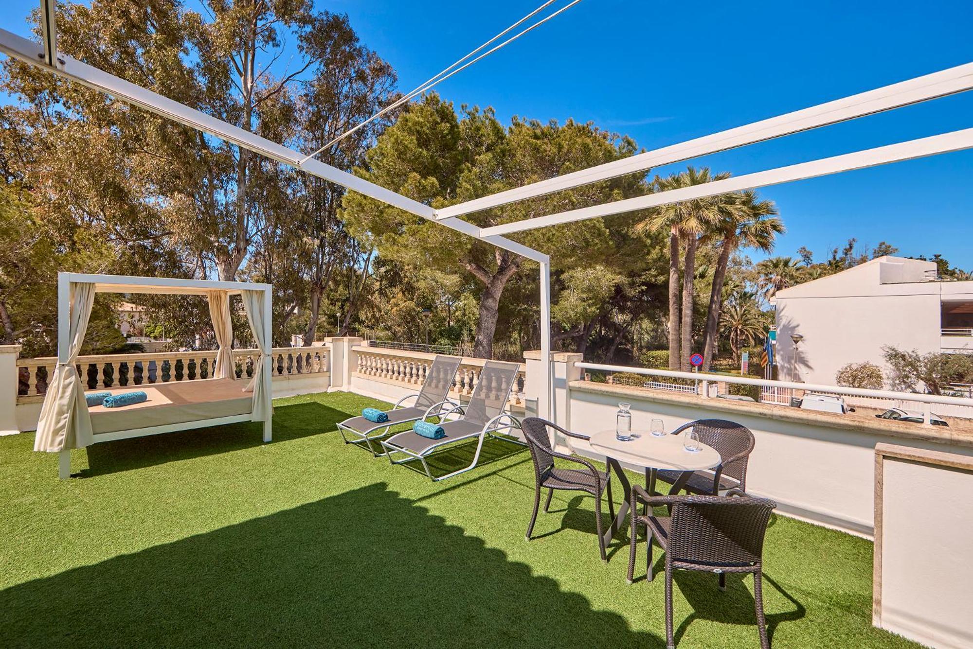 Universal Aparthotel Elisa Platja de Muro Εξωτερικό φωτογραφία