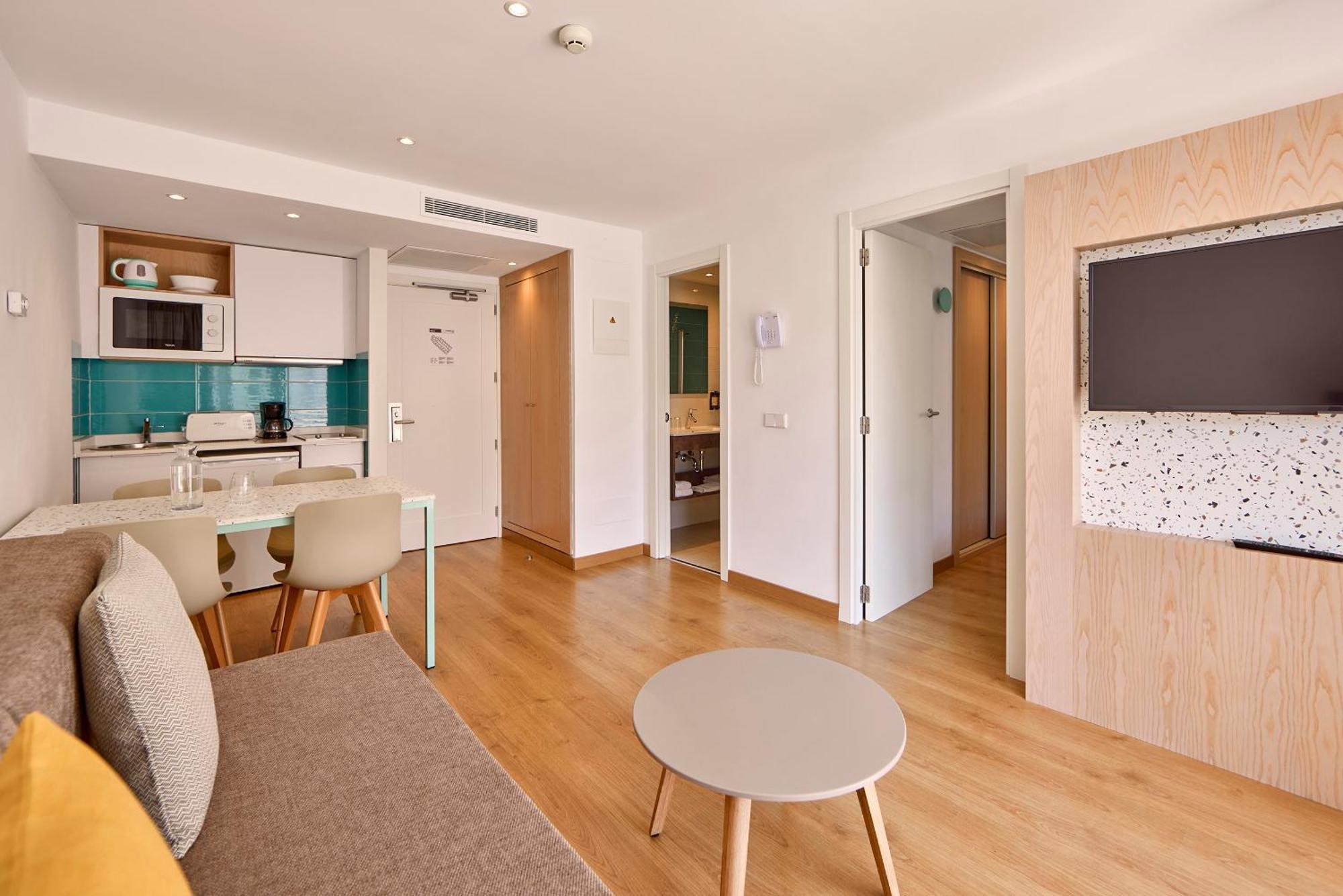 Universal Aparthotel Elisa Platja de Muro Εξωτερικό φωτογραφία