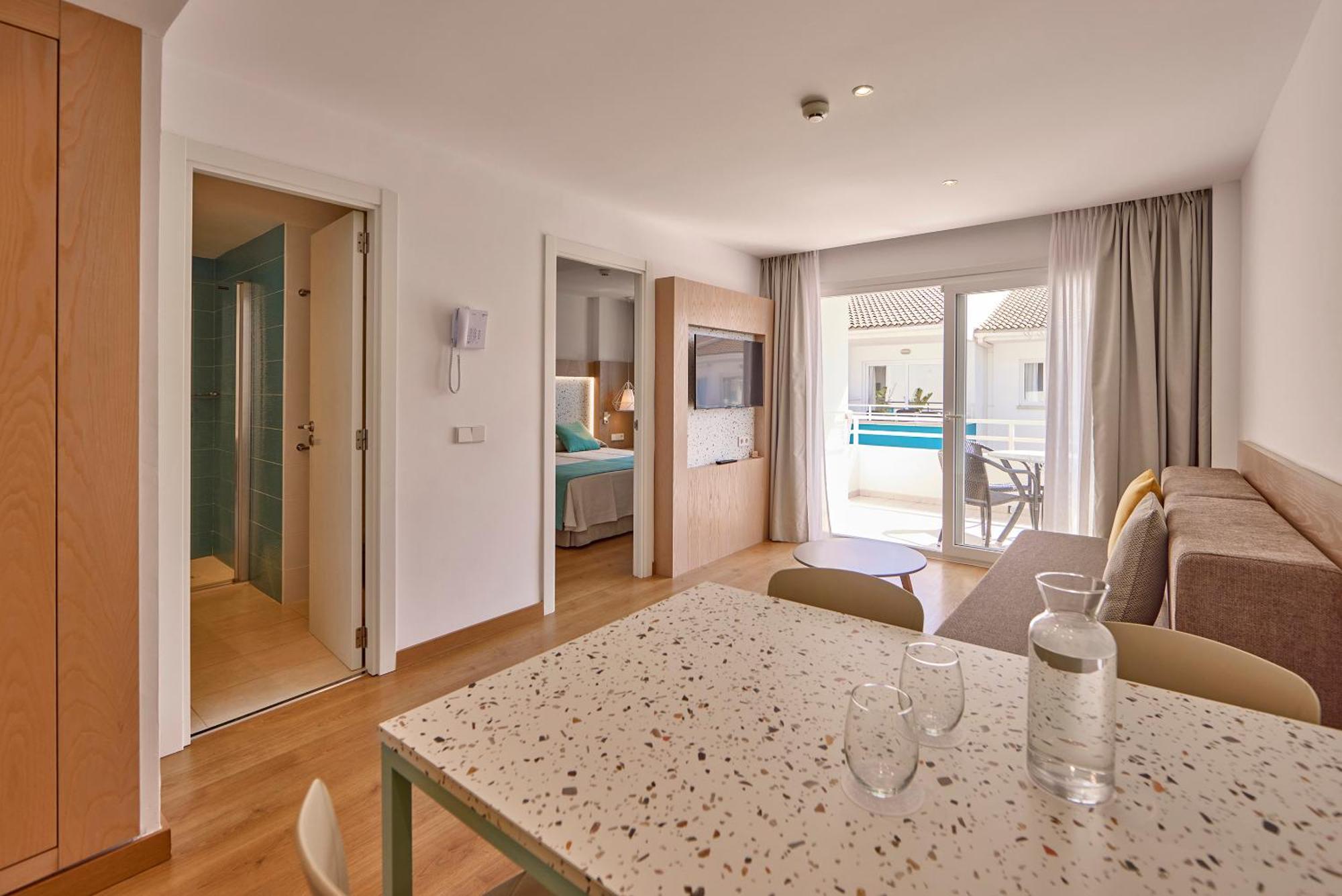 Universal Aparthotel Elisa Platja de Muro Εξωτερικό φωτογραφία