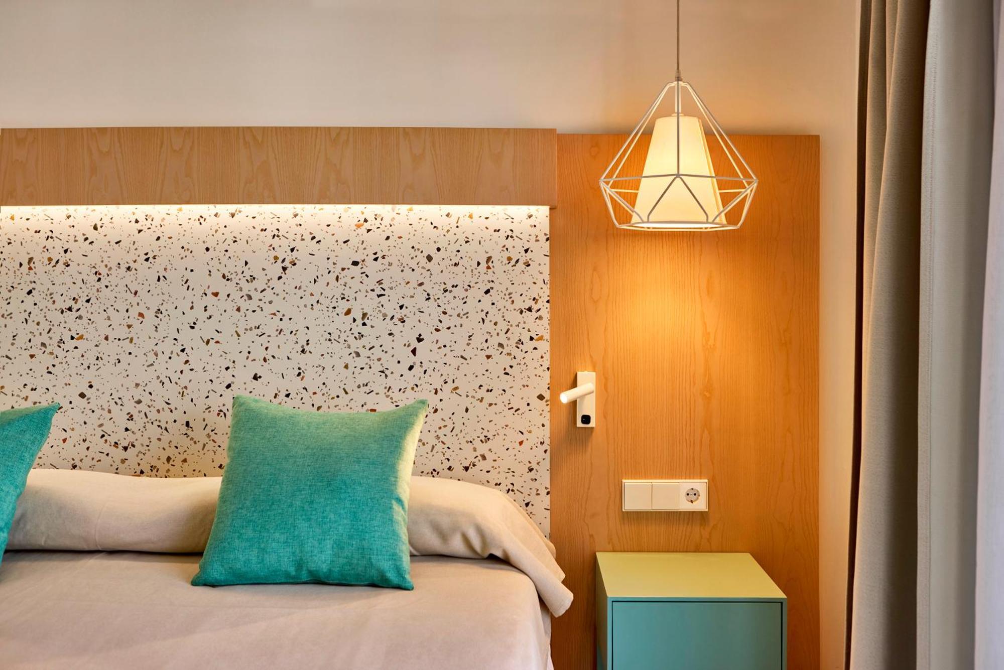 Universal Aparthotel Elisa Platja de Muro Εξωτερικό φωτογραφία